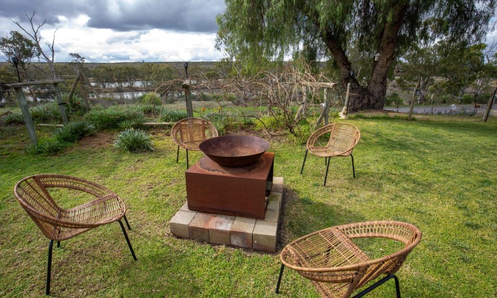 Riverview House Younghusband Fire Pit